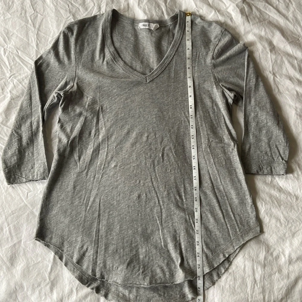 Wilt 3/4 Sleeve V-Neck Shirttail Tee w/Raw Hem Top - Picture 4 of 9